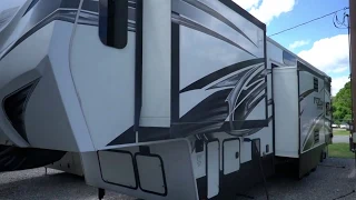 SOLD! 2014 Keystone Fuzion Chrome Z401 Toyhauler Fifth Wheel, Gen, Jacks, 3 Slides,. $49,900