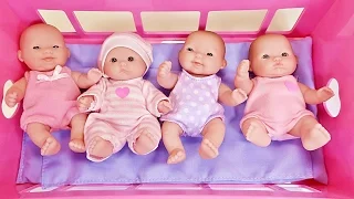 Куклы Пупсики Играют В Детский Сад Иришка сегодня нянечка, Каришка и Маришка привели своих малышек