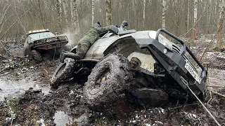 Стоило бы развернуться, но обратного пути нет! Запахло ночевкой в лесу)