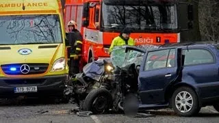 Dopravní nehoda se zraněním (vyproštění osob) - Opava (směr Raduň) - 25.3.2013 - 6:05