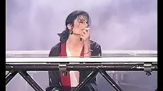 Michael Jackson ACCIDENT - Earth Song in Munich 1999