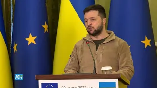 Ucraina, Zelensky: «Abbiamo bisogno di sanzioni, armi e soldi»
