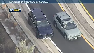 Driver of stolen Mercedes leads LAPD on chase in San Fernando Valley | ABC7