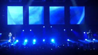 Enrique Iglesias ft. Havana Brown - Heartbeat Live in Melbourne July 2011