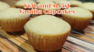 Vanilla Cupcake Recipe / Soft and Moist Vanilla Cupcakes