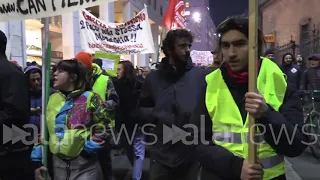 Piazza Fontana, corteo centri sociali e antagonisti in ricordo vittime strage