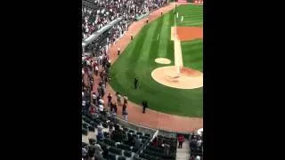 Jim Cornelison sings anthem at US Cellular Field