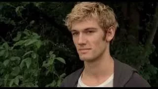 Alex Pettyfer - Timbler