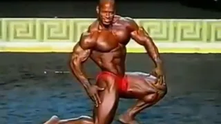 SHAWN RAY'S CLASSIC POSING AT THE 1999 MR OLYMPIA