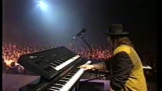 Toto - Live in Paris - Hold The Line - full extended version