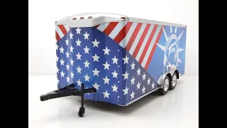 Enclosed Trailer Anhänger Patriotic USA rot weiß blau Modellauto 1:18 Auto World