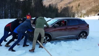 Test Peugeot 3008 2017 Grip control in snow  garaz.tv