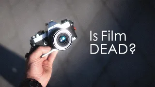 Why I Still Love Film Photography in 2022 (Vlog)