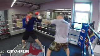 Как проходит лёгкий спарринг по боксу в клубе KLETKA: Андрей Басынин VS Максим Фомичёв