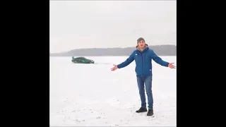 Car sinks in icy water as Russian Youtuber starts his video