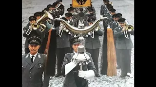 Der Grosse Zapfenstreich - Musikkorps der 11. Panzer-Grenadier Division -  Major Hans Friess