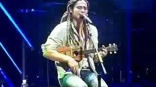 Jason Castro sings "Somewhere Over the Rainbow" in KC