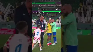 Filho de Perisic, da Croácia, consola Neymar em campo após eliminação do Brasil. #shorts #neymar