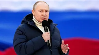 VIDEO: "Halbe Welt gegen uns" - Putin-Show vor 200.000 Zuschauern, Rede unterbrochen