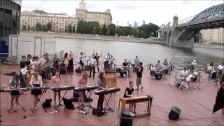 Флешмоб музыкантов в Парке Горького от Музыкантов Москвы и High-Gain Studio.