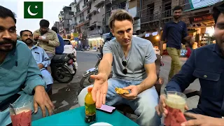 My First Time Trying Pakistani Street Food for Iftar 🇵🇰