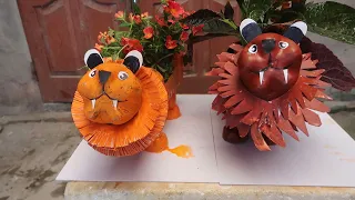 Good idea, recycle plastic bottles into beautiful lion flower pots