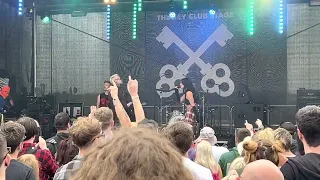 LØLØ - “5,6,7,8” (ft. Girlfriends) Live at Slam Dunk North 2023