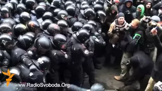 Fight, gas grenade on Bankova Street (Presidential Administration)