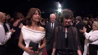 Standing ovation pour l'équipe du film "Tout s'est bien passé" - Cannes 2021