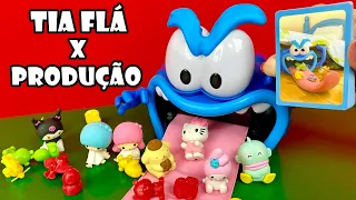 Salvando Hello Kitty Do MONSTRO LINGUARUDO! Tia Flá X Produção