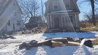 North Side HOOD! Flint Michigan's worst Houses!       Change my mind!