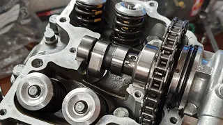 KTM LC4 Zylinderkopf Nockenwelle montieren