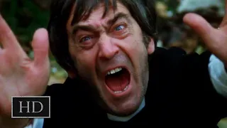 Омен (1976) - Трагическая смерть священника