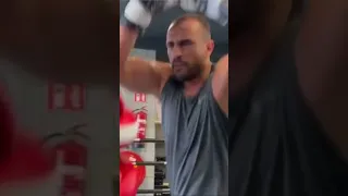 Badr Hari throwing Power Shots on the Pads with Said el Badaoui at SB Gym