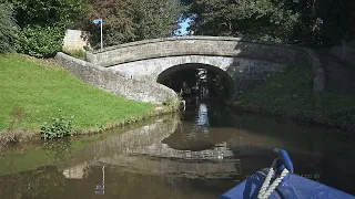 207. Slow TV: narrowboat cruising along the Macclesfield canal