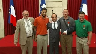 Attentat déjoué : les quatre héros du Thalys décorés de la Légion d'Honneur