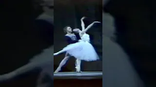 GISELLE - ACT 2, Pas de Deux, Natalia Makarova & Mikhail Baryshnikov, 1977 #shorts #ballet #giselle