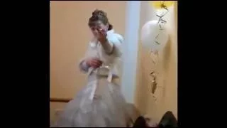 Пьяная невеста показала свекру  задницу!!!  Свекр  и невеста подрались