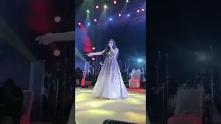 Shreya Ghoshal Singing "Sun Raha Hai Na Tu..."#shreyaghoshal #viralvideo #sunrahahai