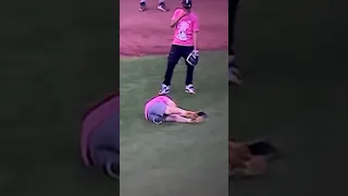 Kid gets hit in the face by a baseball during the 2023 home run derby