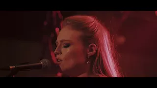 Freya Ridings - Love Is Fire (Live At Omeara - London)