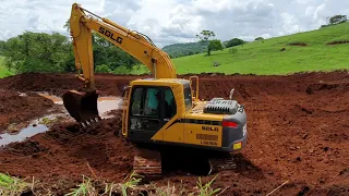 30 horas em 20 minutos, represa feita com Escavadeira!