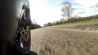 Yamaha YZF-R1 Destroys Country Lanes