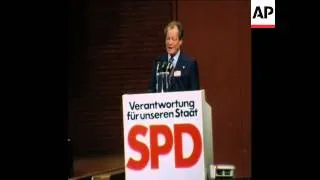 SYND 16 11 77 WILLY BRANDT ADDRESSES SPD CONGRESS IN HAMBURG