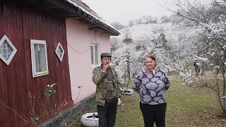 The isolated community of a mountain village. Cooking traditional food.
