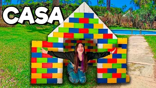 CONSTRUÍ UNA CASA DE LEGOS GIGANTE | Lyna Vlogs