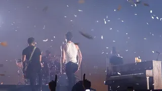 Shawn Mendes - In my Blood (clip) - Live in Toronto