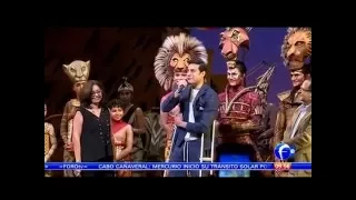 CARLOS RIVERA "EL REY LEÓN" SE ACCIDENTA EN PLENA FUNCIÓN