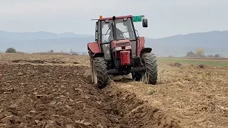 Case 4240 and kverneland plough