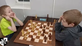 Tweedledum (1495) vs Tweedledee (1267). Chess Fight Night. CFN. Blitz